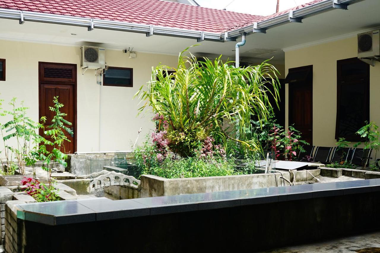 Oyo 357 Hotel Meigah Tanjung Pandan Exterior photo